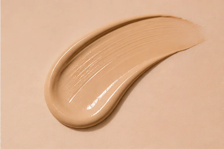 Glow Finish Foundation mit SPF 20 2